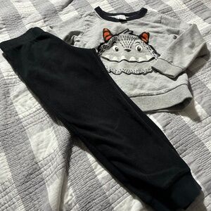 Boys 4T outfit set Carter’s